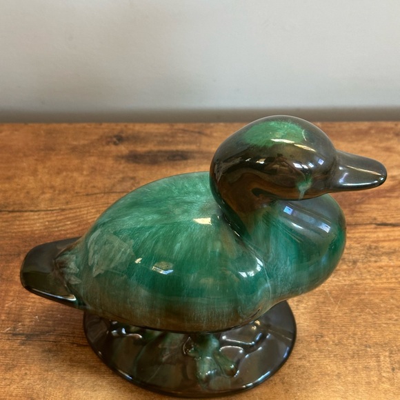 Vintage Blue Mountain Pottery Duck Figurine – Handcrafted 7.5" - Picture 4 of 5